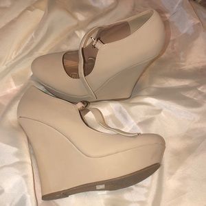 Nude wedges